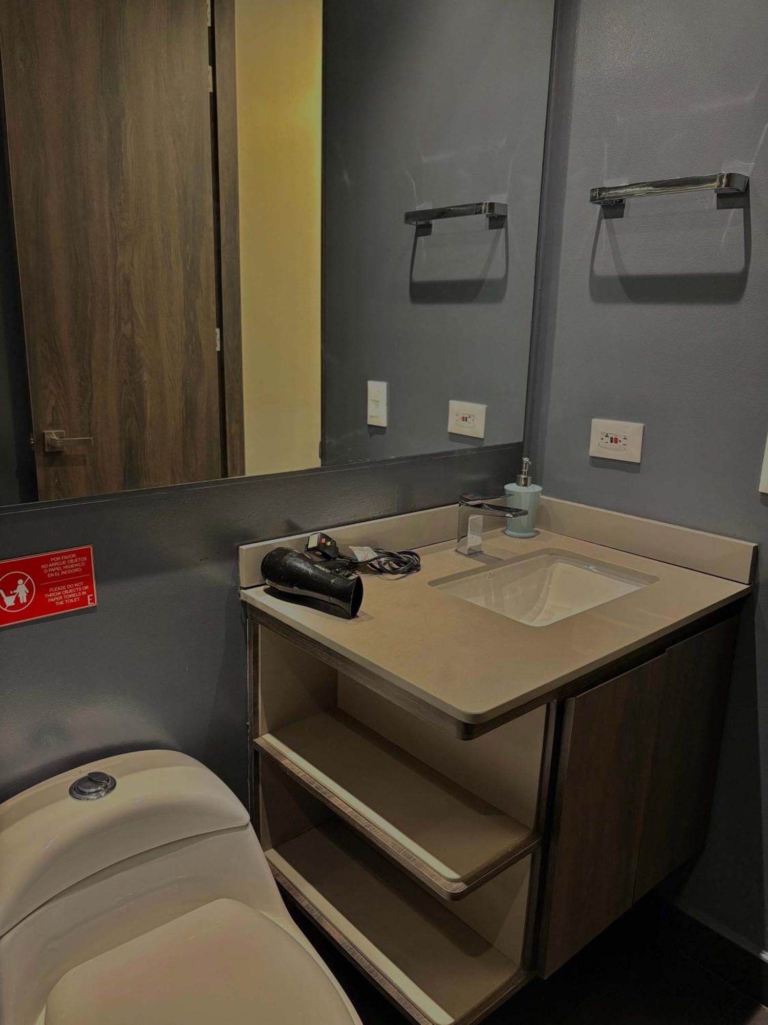 Loft Minimalista De Lujo Con Balcon En Zona Prime Bog - Morph Appartement